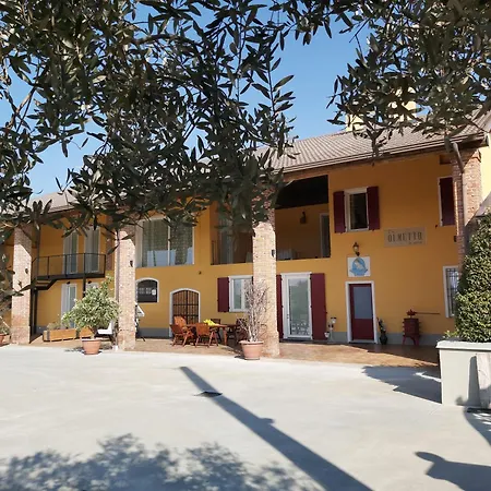 Bed & Breakfast Cascina Olmetto Di Sotto
